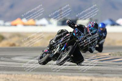 media/Dec-07-2025-CVMA (Sun) [[3e7d2de5dc]]/Race 7-Formula Lightweight Twins Shootout/